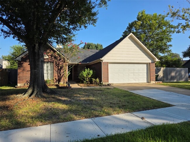 Photo - 2215 Lady Leslie Ln
