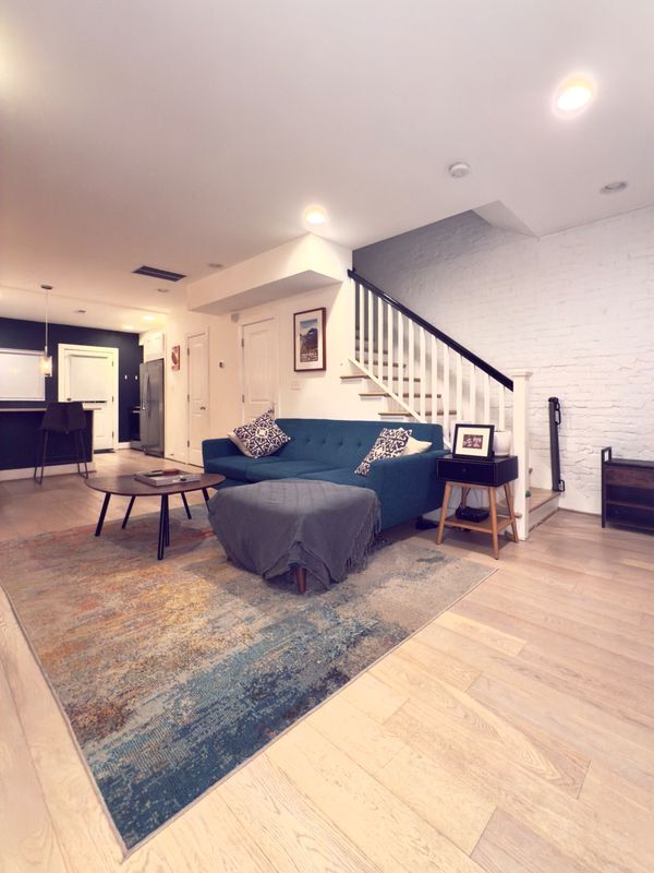 Photo - 749 Hamilton St