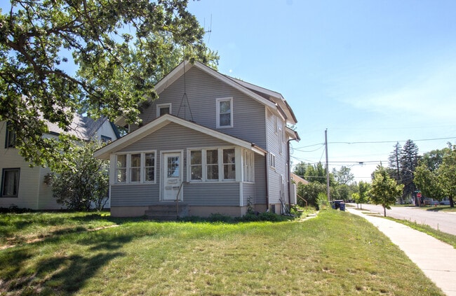 433 5th Ave NE Unit 3