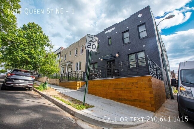 Photo - 1213 Queen St NE Unit 1