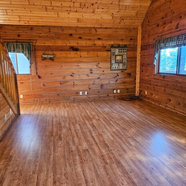 Photo - 459 Overlook Ct