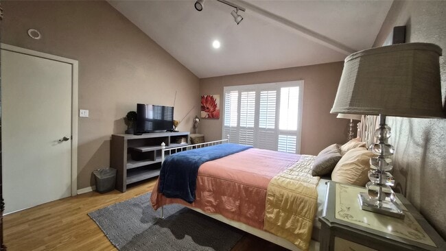 Photo - 2118 Oakdale St Unit 3