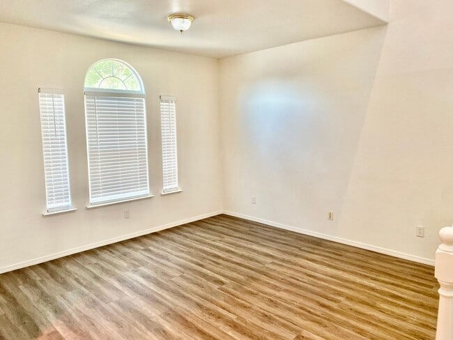 Photo - Spacious 4/2.5 off Fig Garden Loop