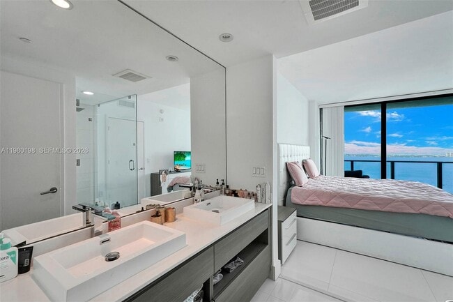 Photo - 460 NE 28th St Unidad 3403