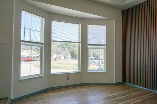 Photo - 6 Flora Cove