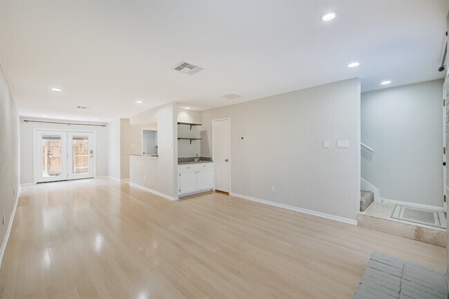 2507 Bering Dr Unidad 9