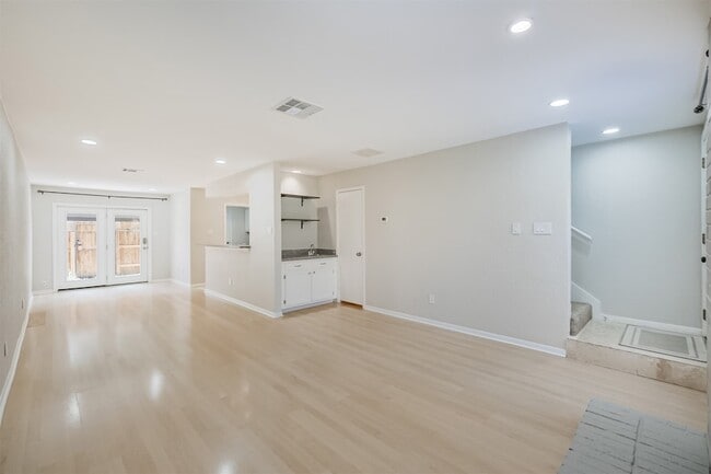 Photo - 2507 Bering Dr Unit 9