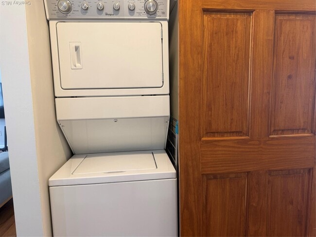 Photo - 38 Manorhaven Blvd Unit 38