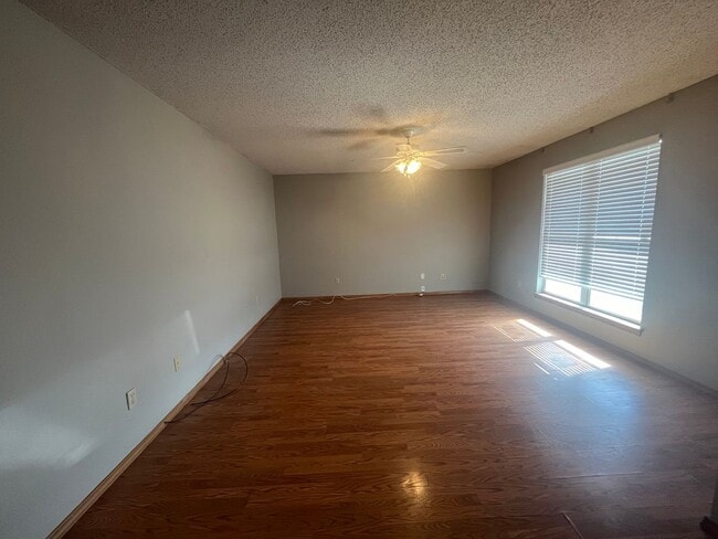 Photo - 1001 E Scott St