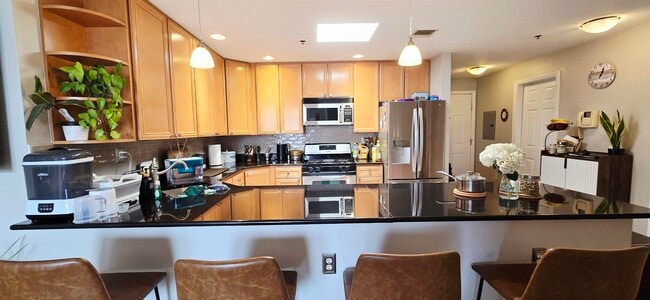 Building Photo - 515 Gregory Ave Unit 11 Rental