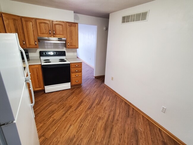 Cocina - Zona de comedor - 1317 W 19th St Unidad 1317