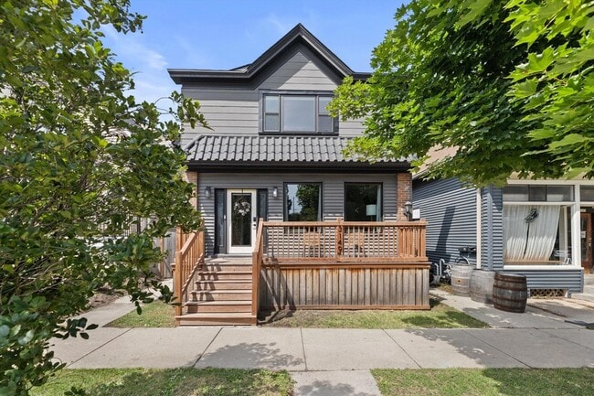 3149 S Howell Ave