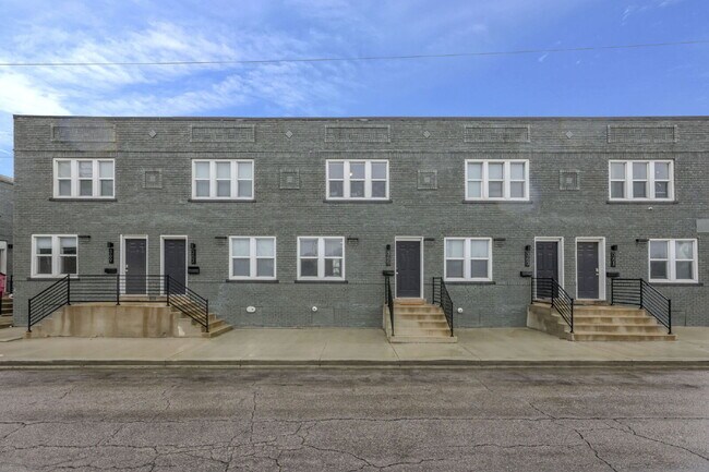 Modern 2BR Townhouse | Walk to Downtown | All Utilities Included