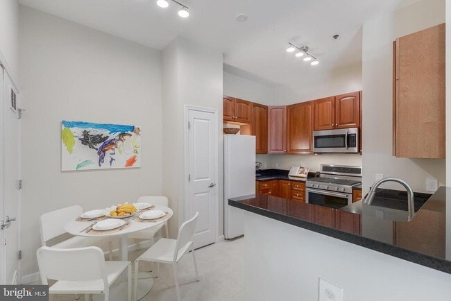 Photo - 309 Holland Ln Unit 135