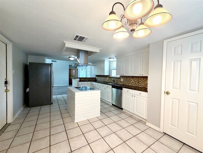 Photo - 22315 Waynoka Rd