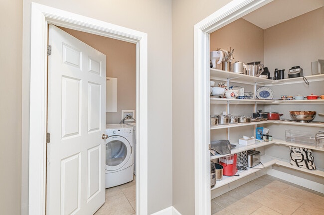 Photo - 2 E Clarkson Rd Unit B