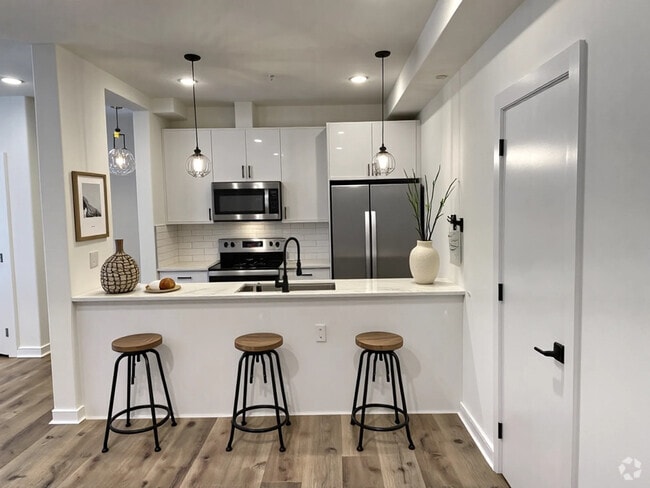 Building Photo - 2416 Clifford St Unit 1F Rental