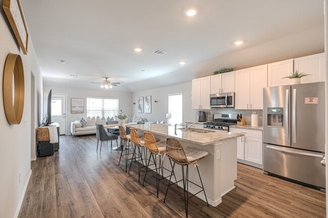 Building Photo - 26106 Halwell Mnr Ln