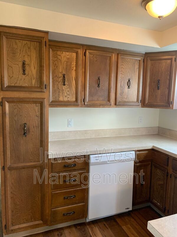 Photo - 3331 NE 57th Ave