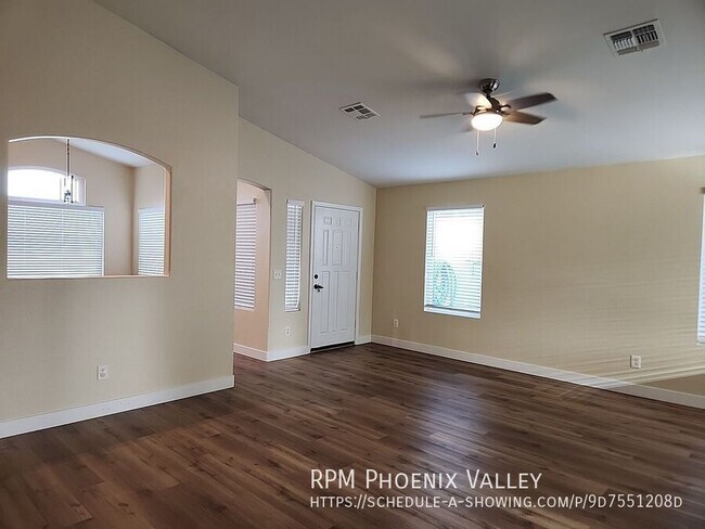 Photo - 2533 N Silverado-
