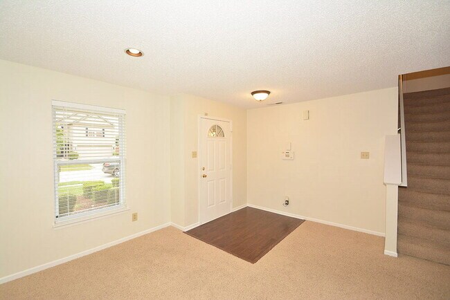 Photo - 8234 Gathering Cir