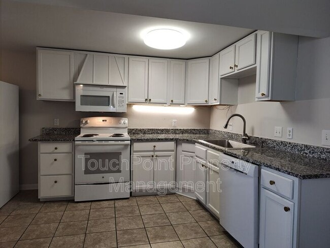 Photo - 340 Hollis Rd