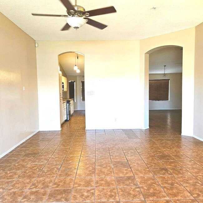 Photo - 1325 S 28th Dr