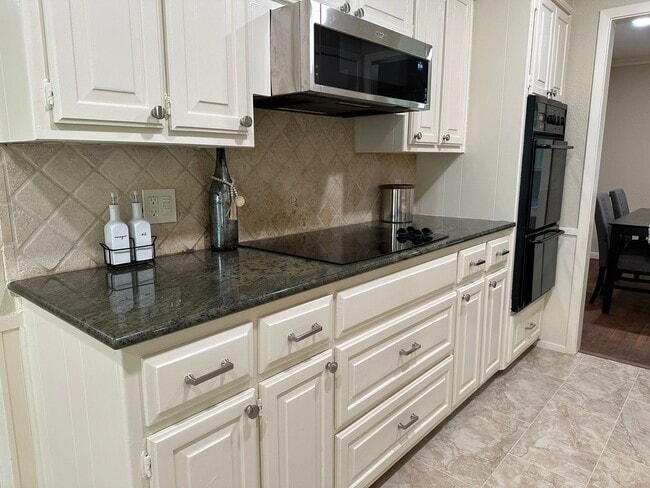Photo - Updated 4 Bedroom Corner Lot in Woodway