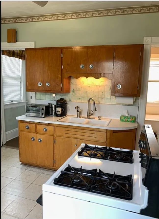 Kitchen - 2454 N Pierce St