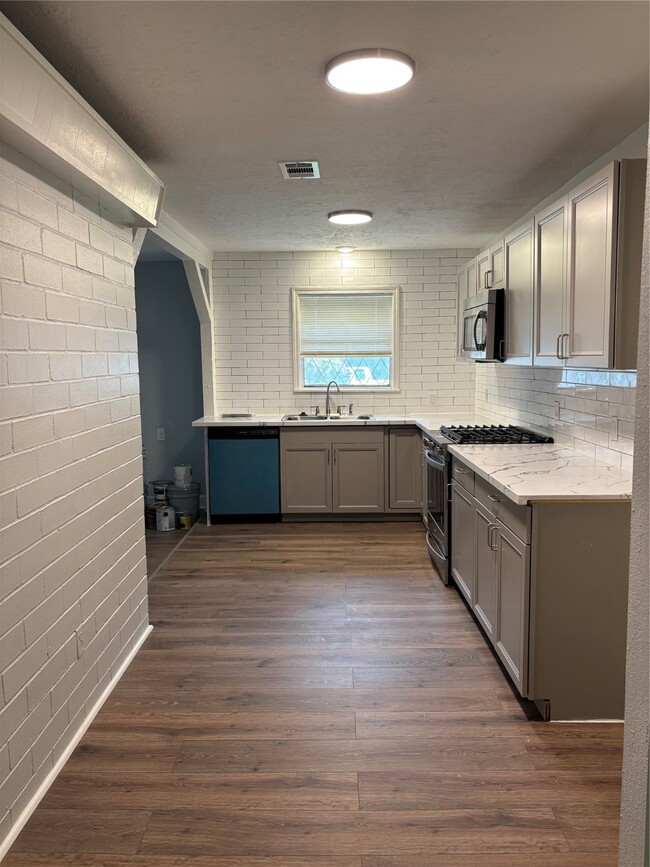 Photo - 4115 Tidewater Dr