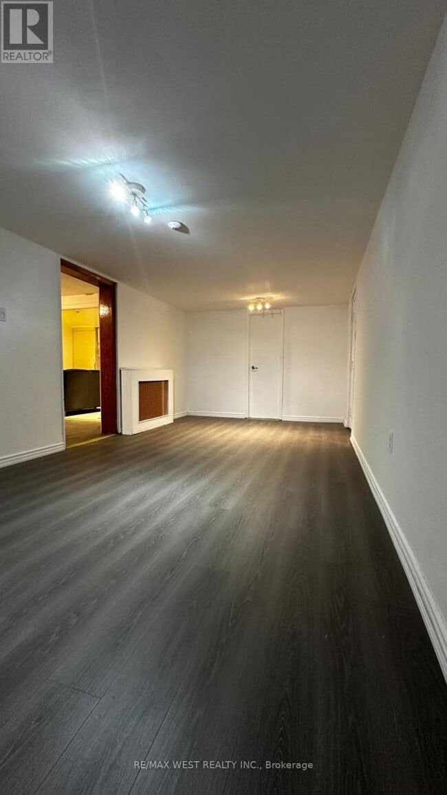 Photo - 93 Windermere Ave