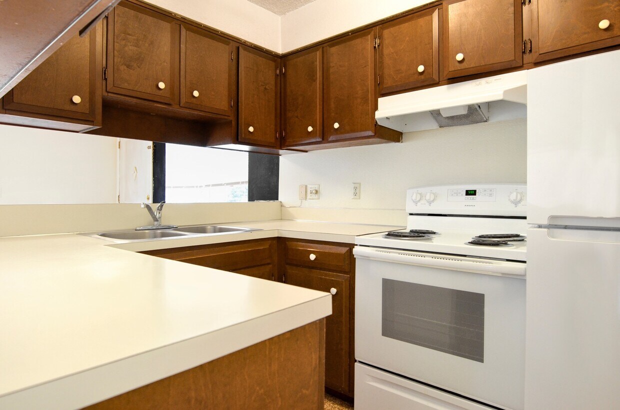 Spacious Loft-Style Unit Across from Fairw... - Spacious Loft-Style Unit Across from Fairw...