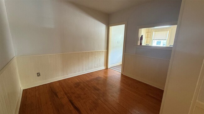 Photo - 2010 Taft St