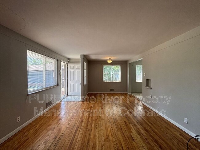 Photo - 935 Winona Ct