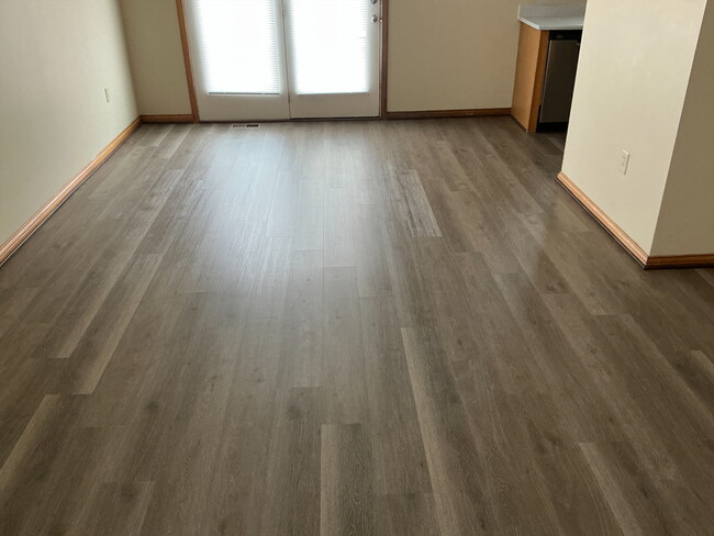 Photo - 1687 Deer Run Dr