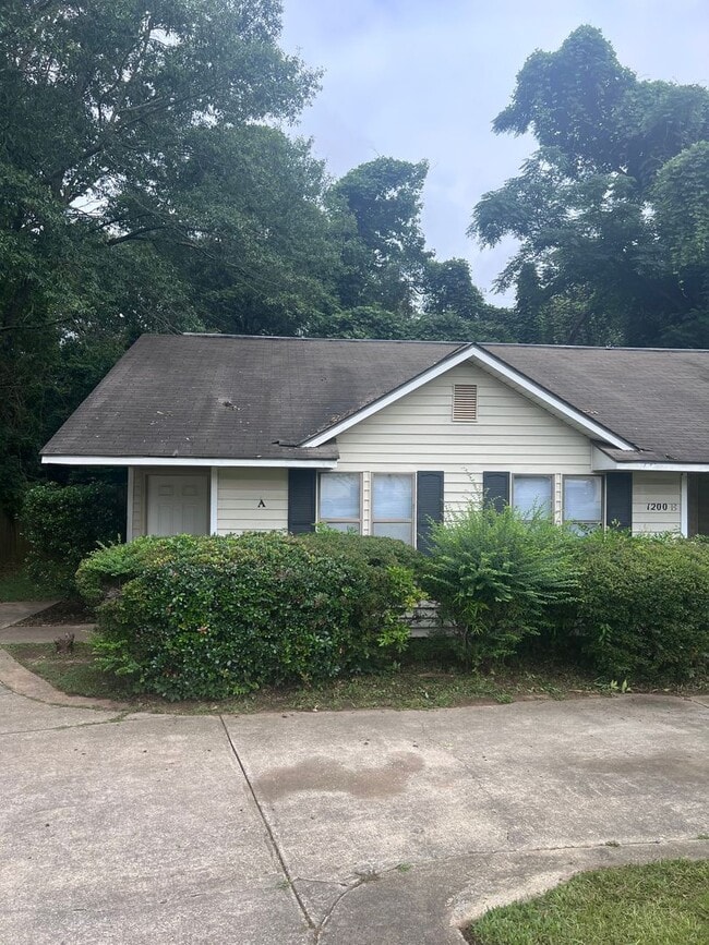 Building Photo - Brown Investments Duplex Unit A Rental