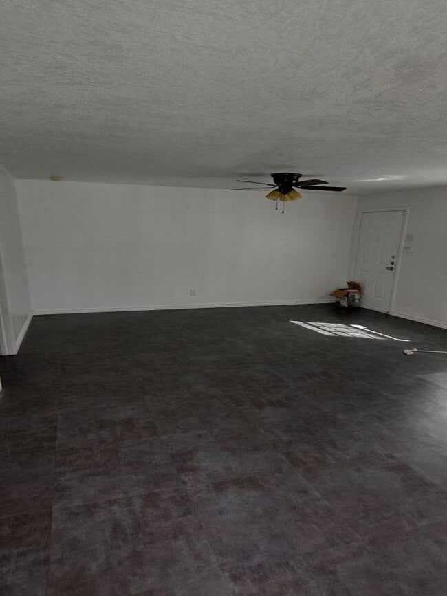 Photo - 204-206 Dewald St Unit 206