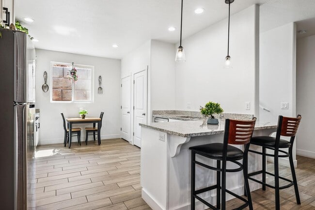 Photo - 438 N Stone Mountain Dr