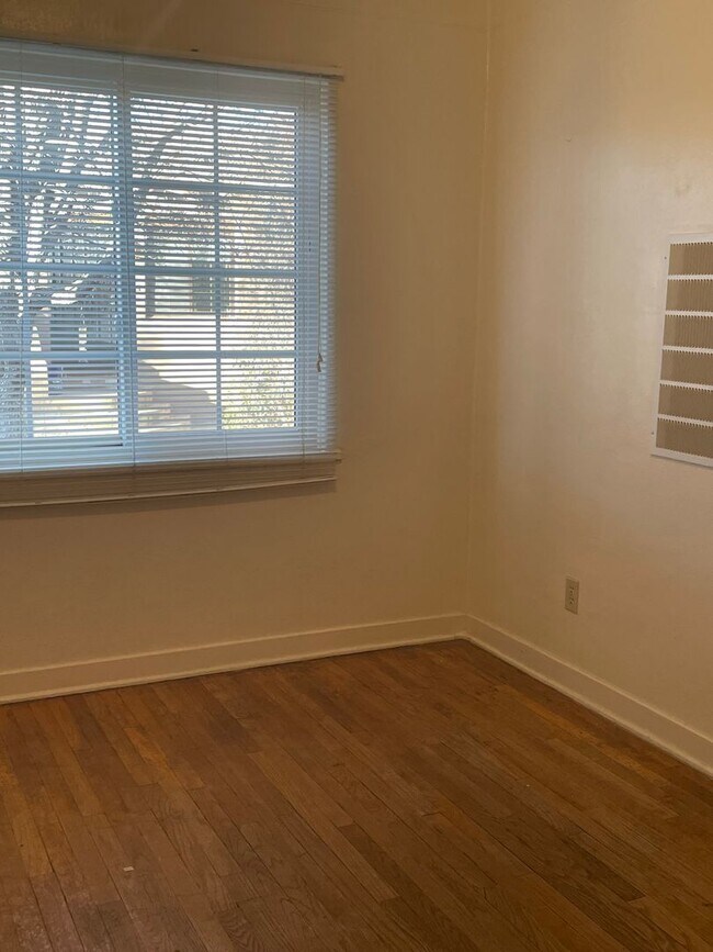 Regina Apartments