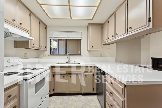 Photo - 9282 Corinthian Cir