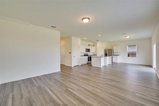 Photo - 268 Wren Ln