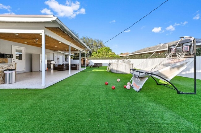 Photo - 2128 Dock St