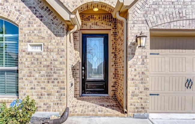 Photo - 9811 Joyce Dr