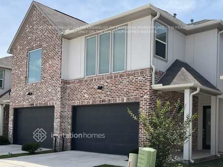 Building Photo - 12410 Executive Dr