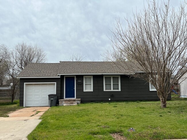 824 NW 34th- AVAILABLE NOW! - 824 NW 34th- AVAILABLE NOW! House