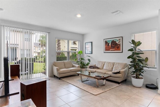 Photo - 45 BELLA LAGO Cir