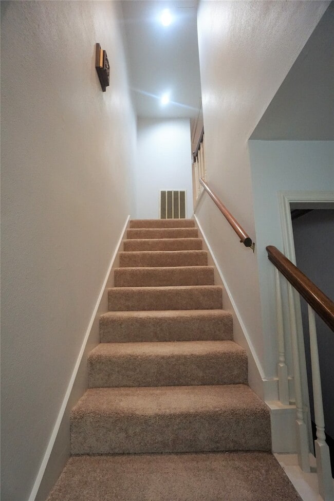 Building Photo - 1551 W Sam Houston Pkwy S Unit True