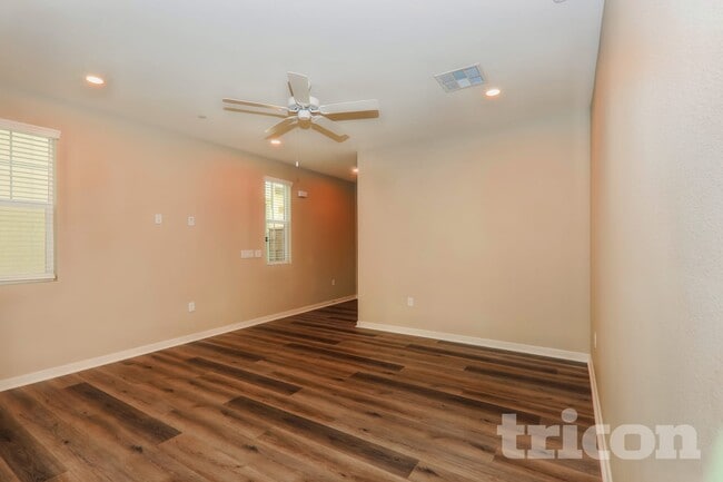 Photo - 29398 Walnut Tree Way