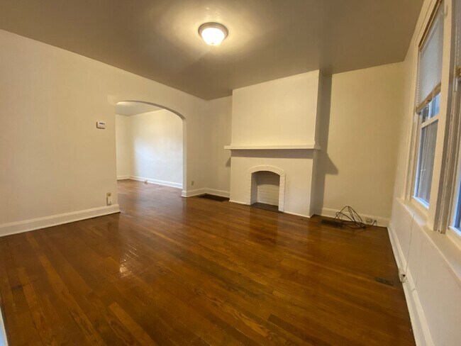 Photo - Stunning Two Bedroom Apartment in Oakland!...
