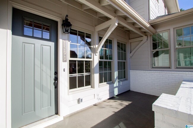 Photo - 1190 Windsor Sq